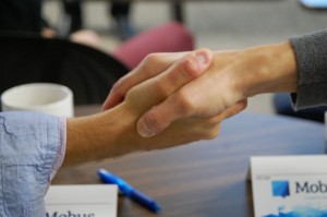 Mobus Logo Handshake          